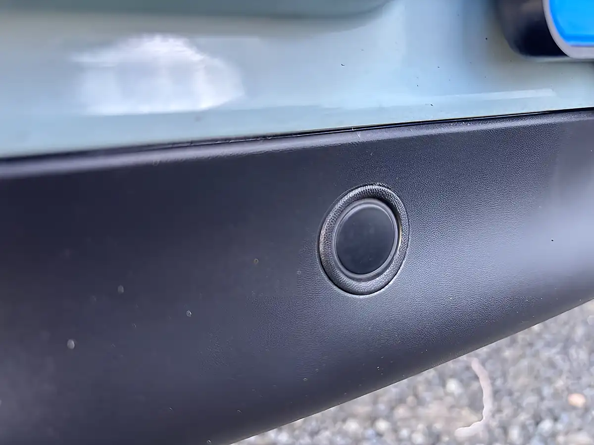 Used 2014 MINI Clubman One Blue - Interior and Exterior details 18