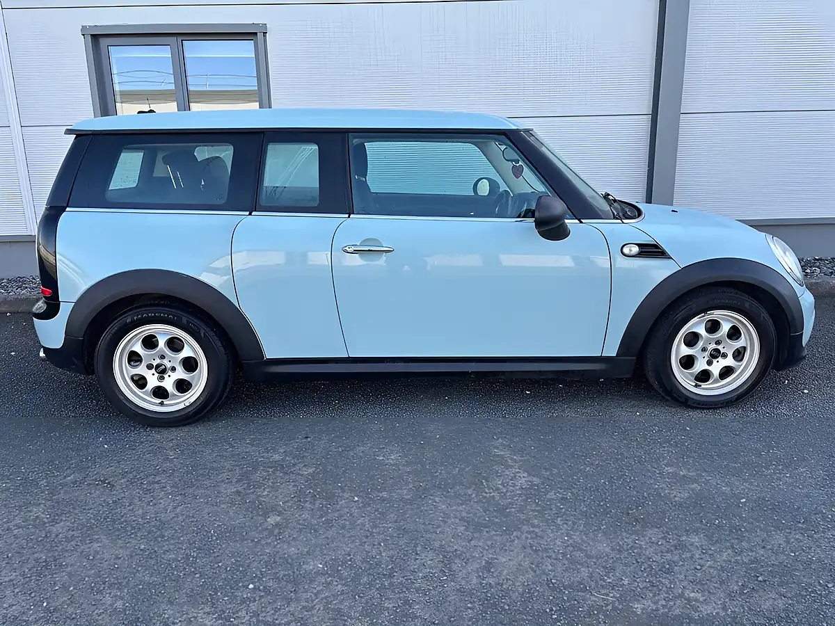 Used 2014 MINI Clubman One Blue - Interior and Exterior details 8