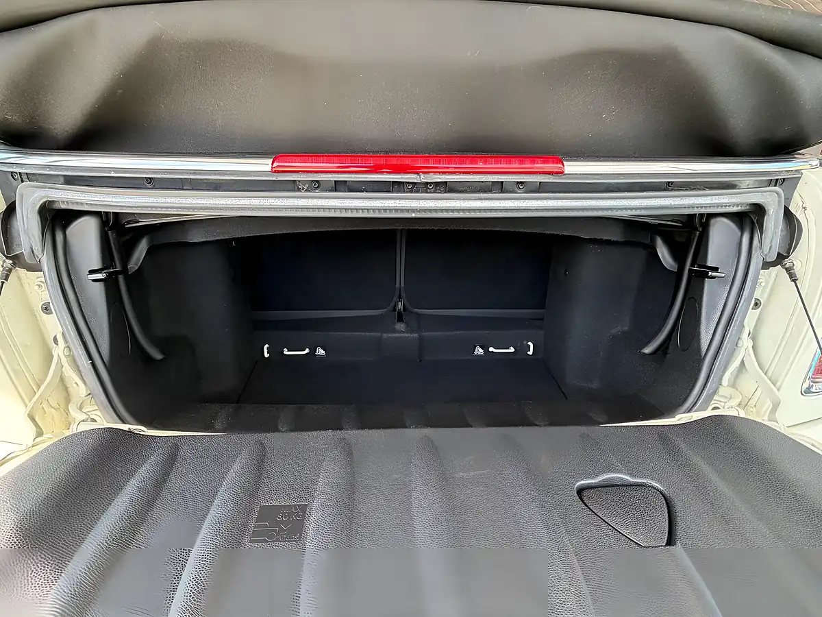 Used 2014 MINI Convertible One White - Interior and Exterior details 14