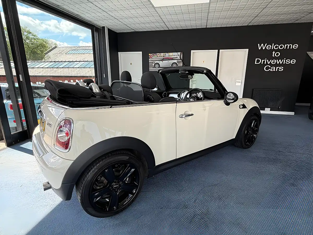 Used 2014 MINI Convertible One White - Interior and Exterior details 15