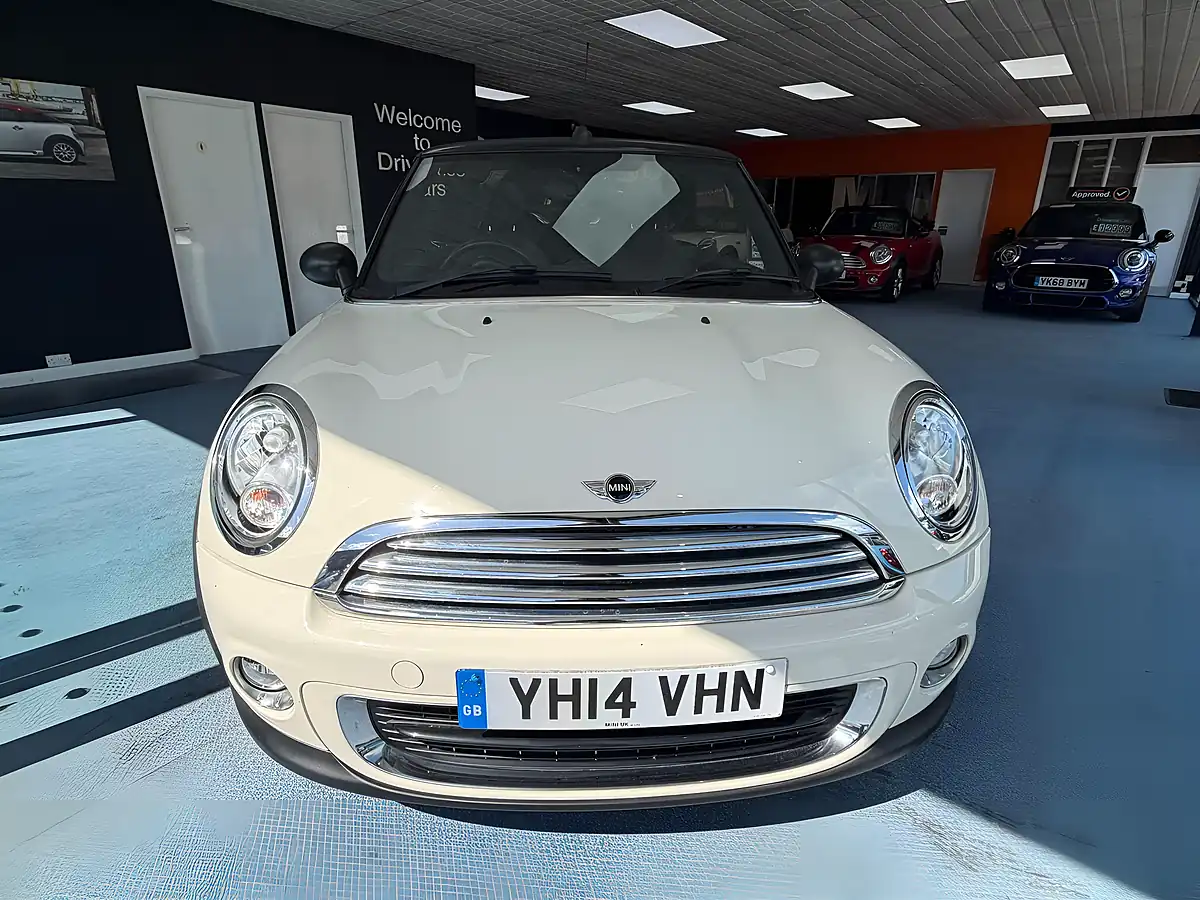 Used 2014 MINI Convertible One White - Interior and Exterior details 7