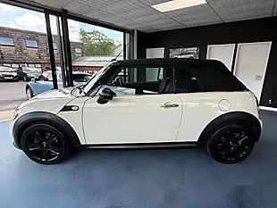 Used 2014 MINI Convertible One White - Interior and Exterior details 9