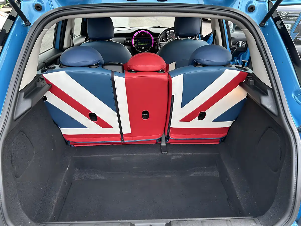 Used 2014 MINI Cooper Blue - Interior and Exterior details 10