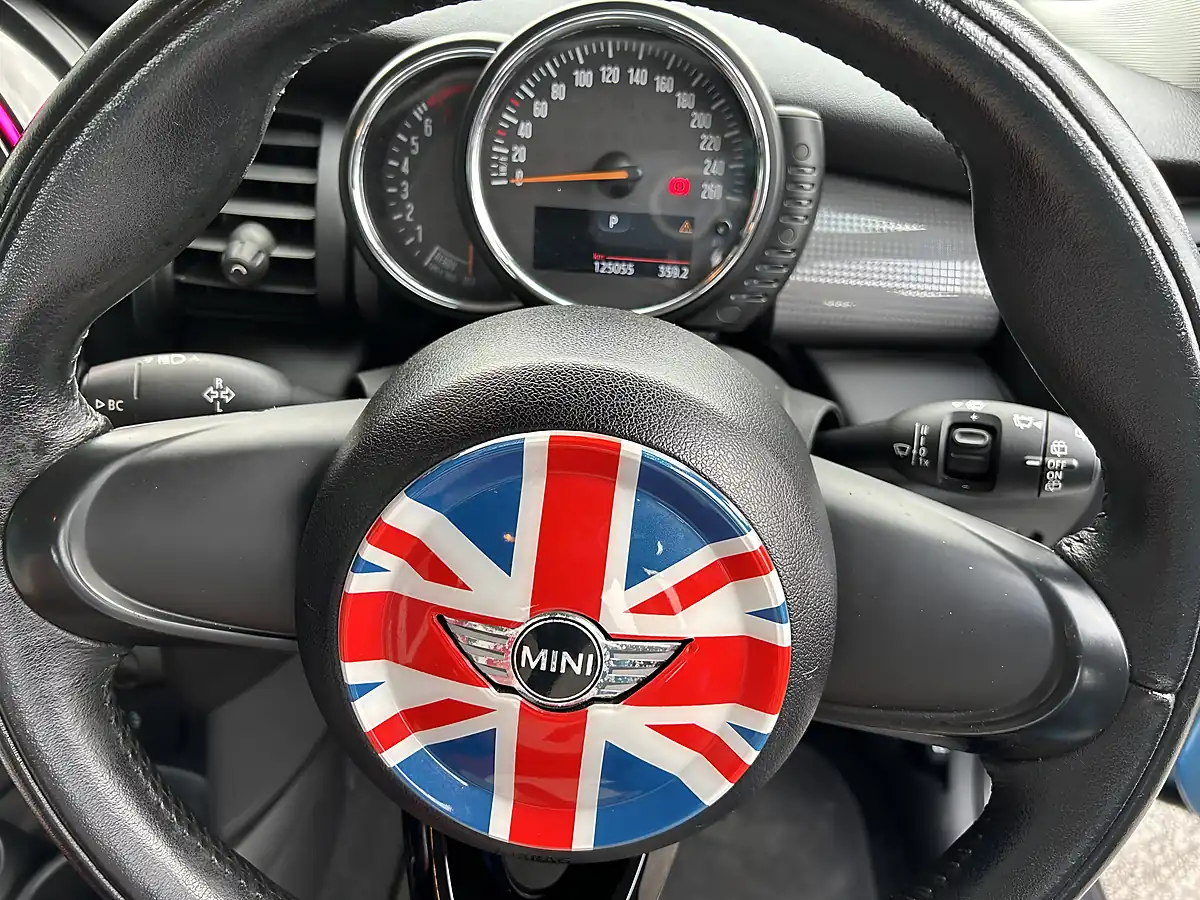 Used 2014 MINI Cooper Blue - Interior and Exterior details 18