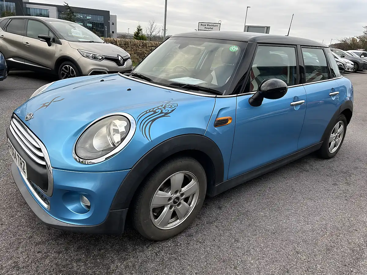Used 2014 MINI Cooper Blue - Interior and Exterior details 19