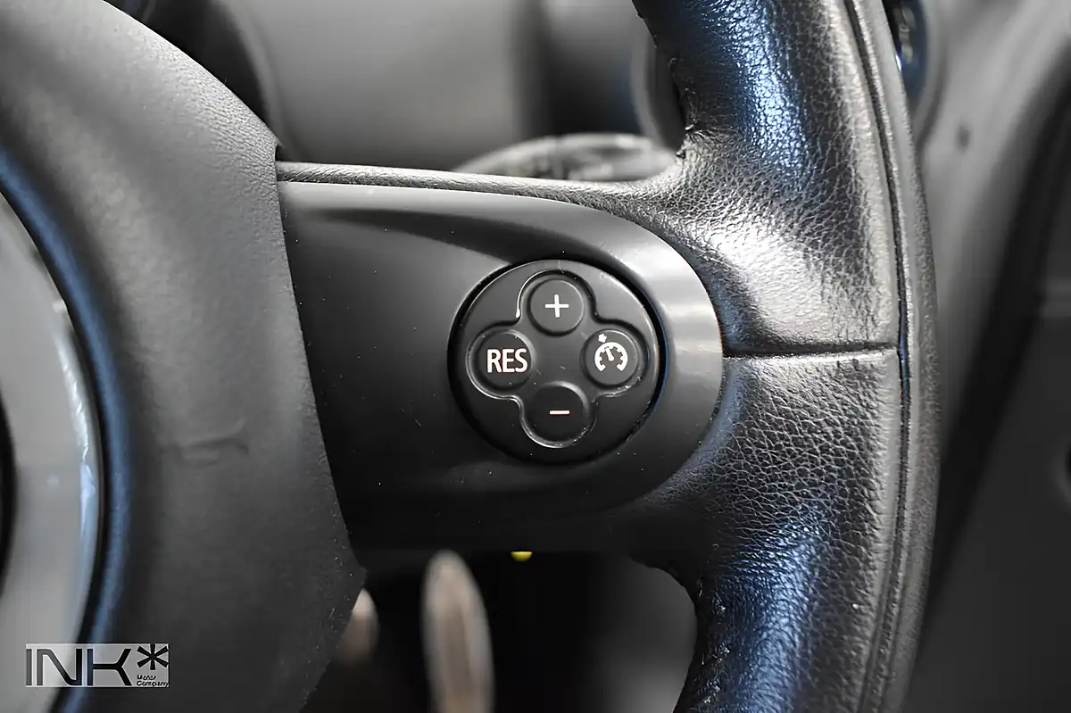 Used 2014 MINI Cooper Paceman White - Interior and Exterior details 12