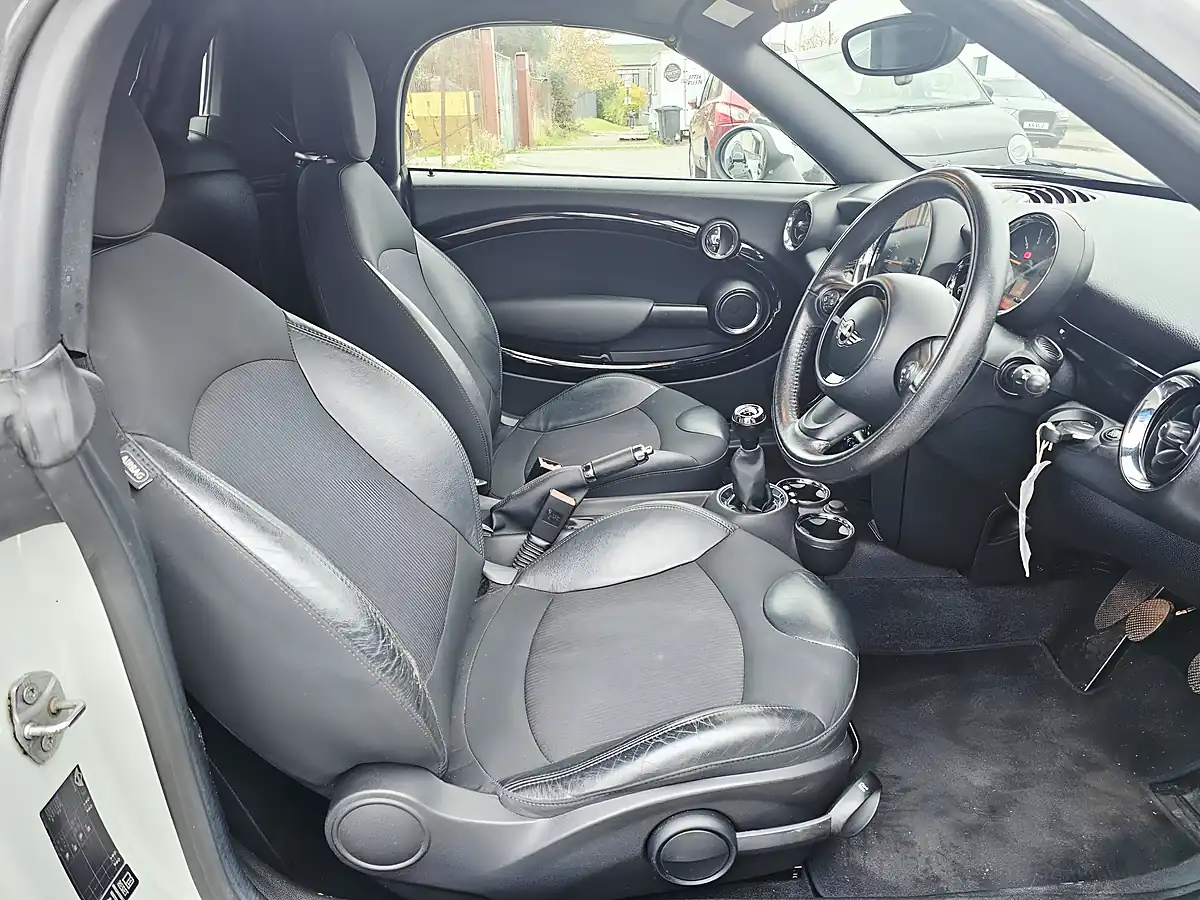 Used 2014 MINI Cooper Roadster Silver - Interior and Exterior details 12
