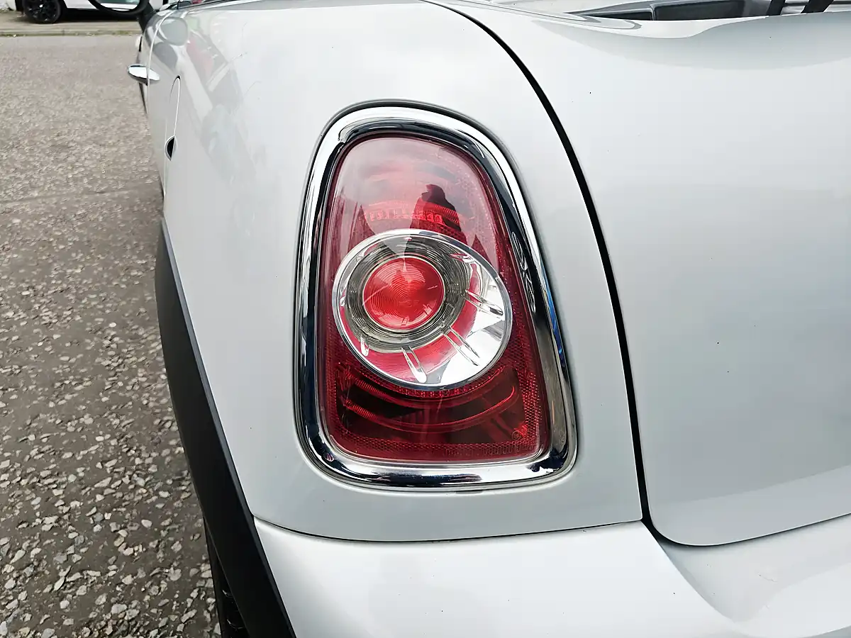 Used 2014 MINI Cooper Roadster Silver - Interior and Exterior details 17