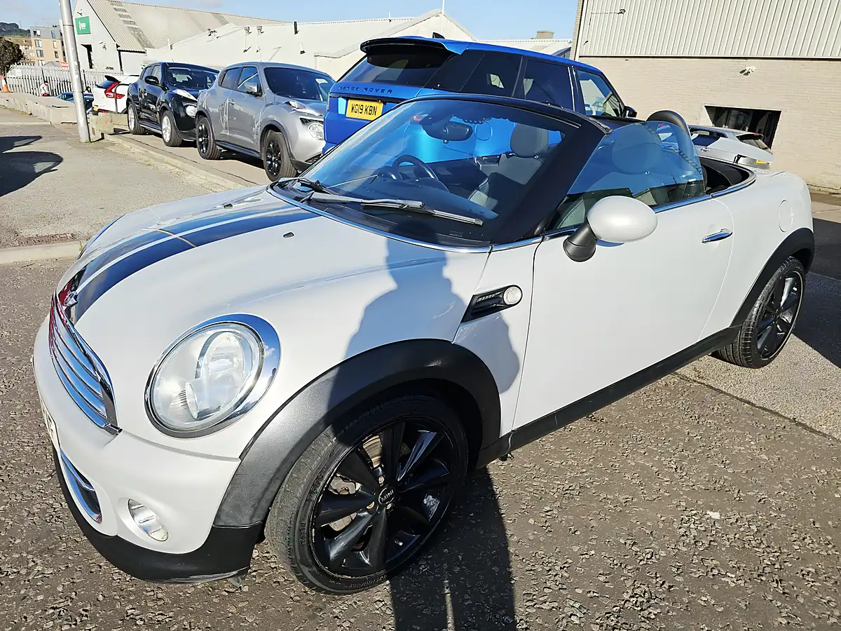 Used 2014 MINI Cooper Roadster Silver - Interior and Exterior details 6