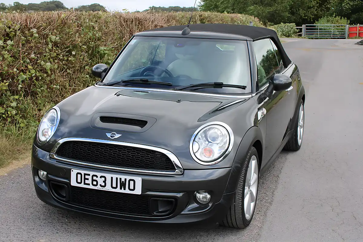 Used 2014 MINI Cooper S Convertible Grey - Interior and Exterior details 4