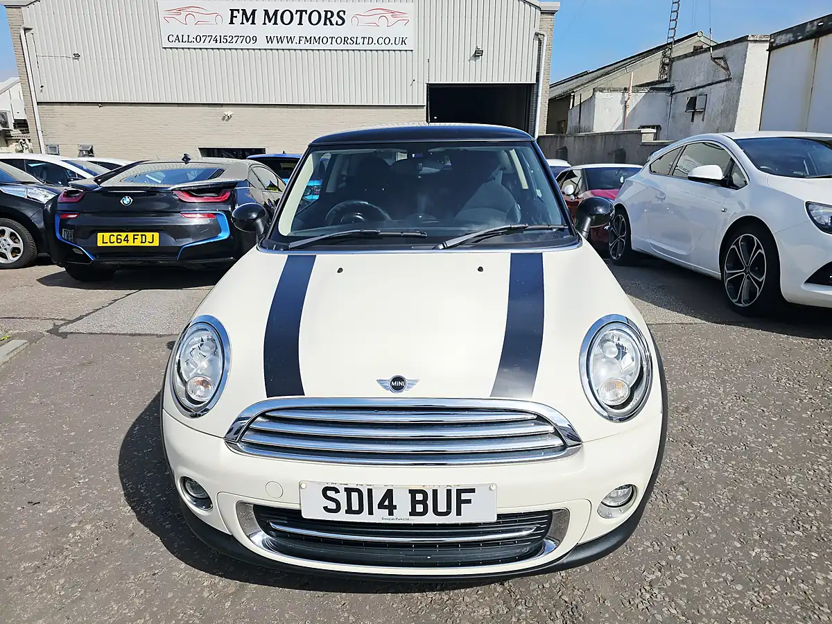 Used 2014 MINI Cooper White - Front View