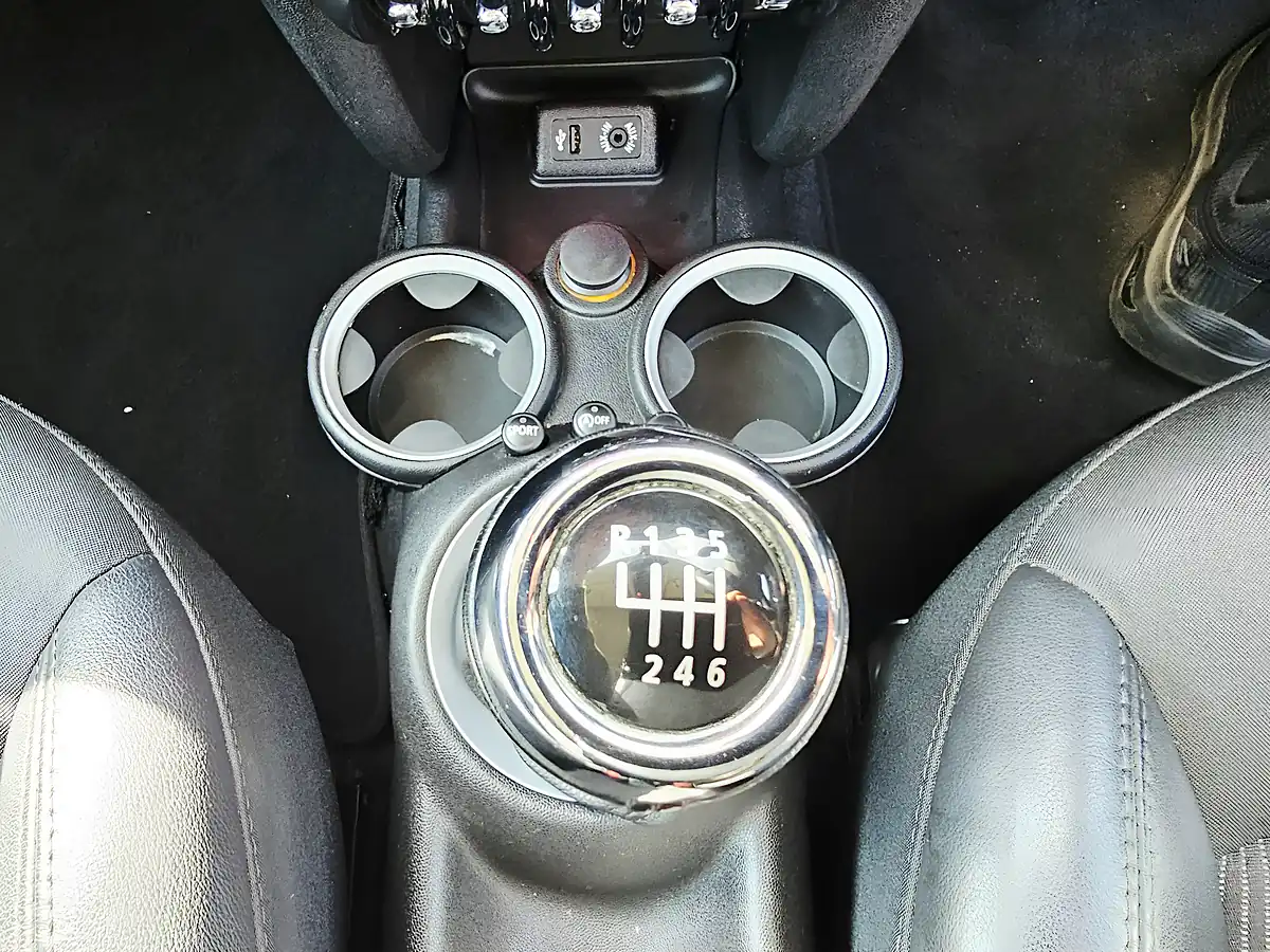 Used 2014 MINI Cooper White - Interior and Exterior details 10