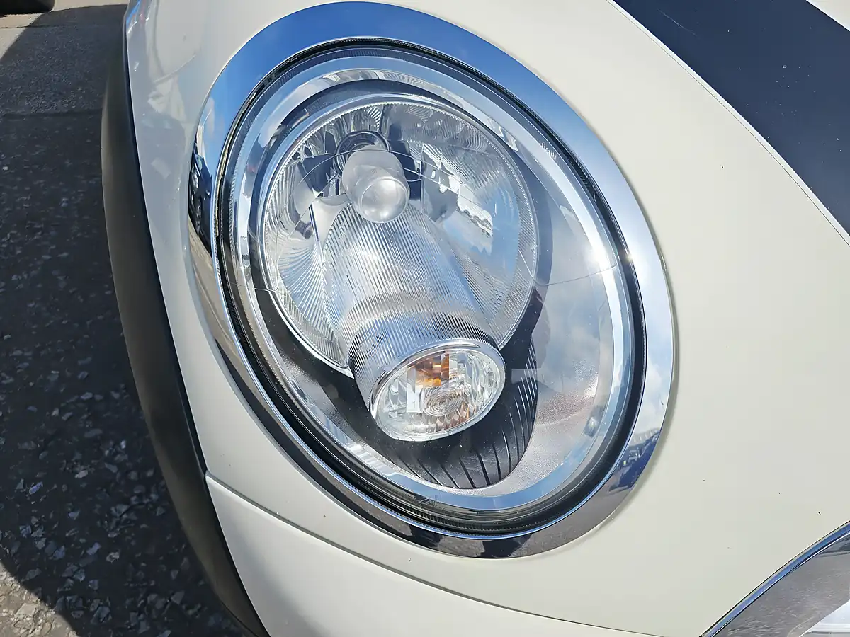 Used 2014 MINI Cooper White - Interior and Exterior details 16