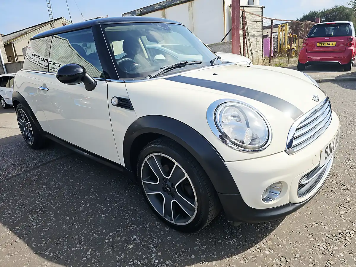 Used 2014 MINI Cooper White - Interior and Exterior details 2