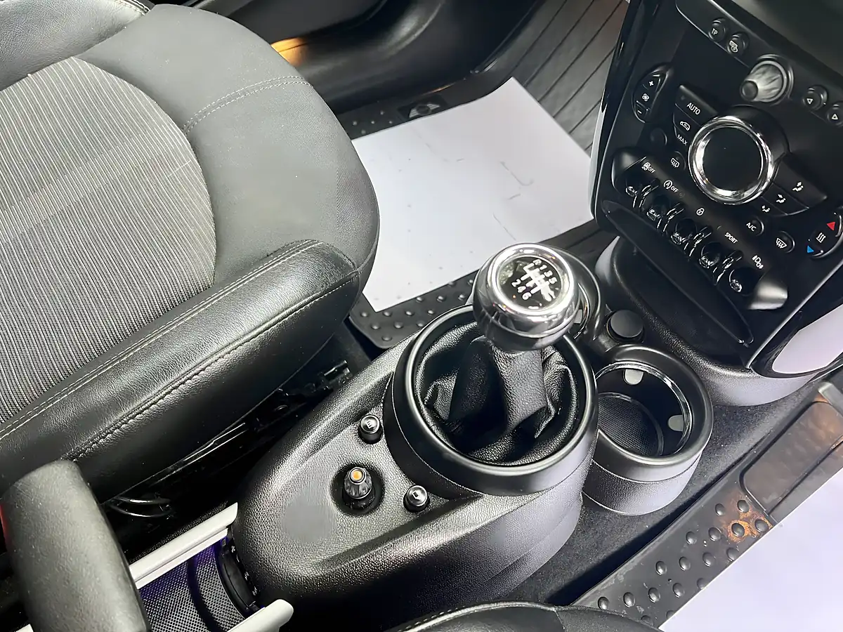 Used 2014 MINI Countryman Business Edition Light White Metallic - Interior and Exterior details 12