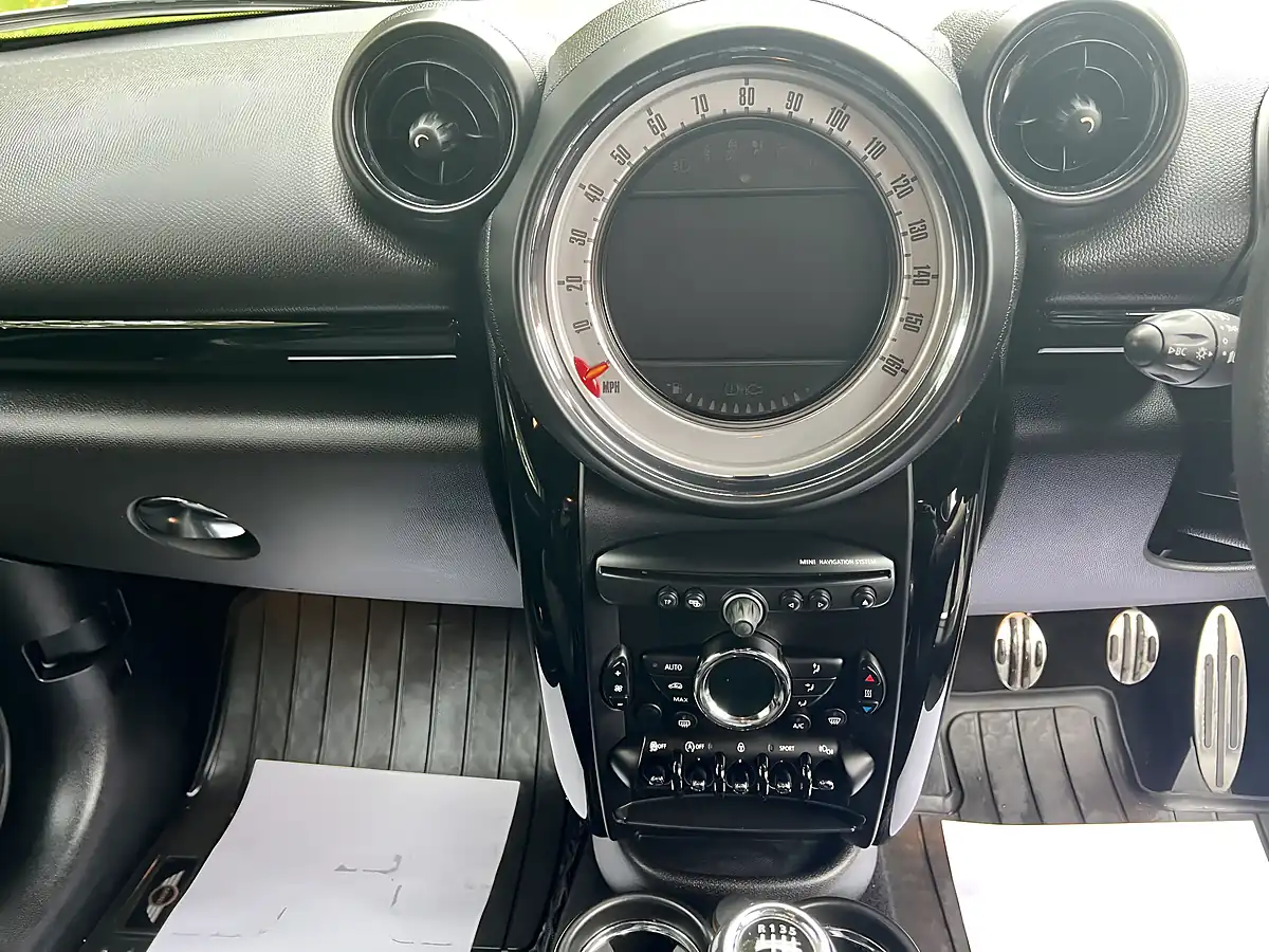 Used 2014 MINI Countryman Business Edition Light White Metallic - Interior and Exterior details 13