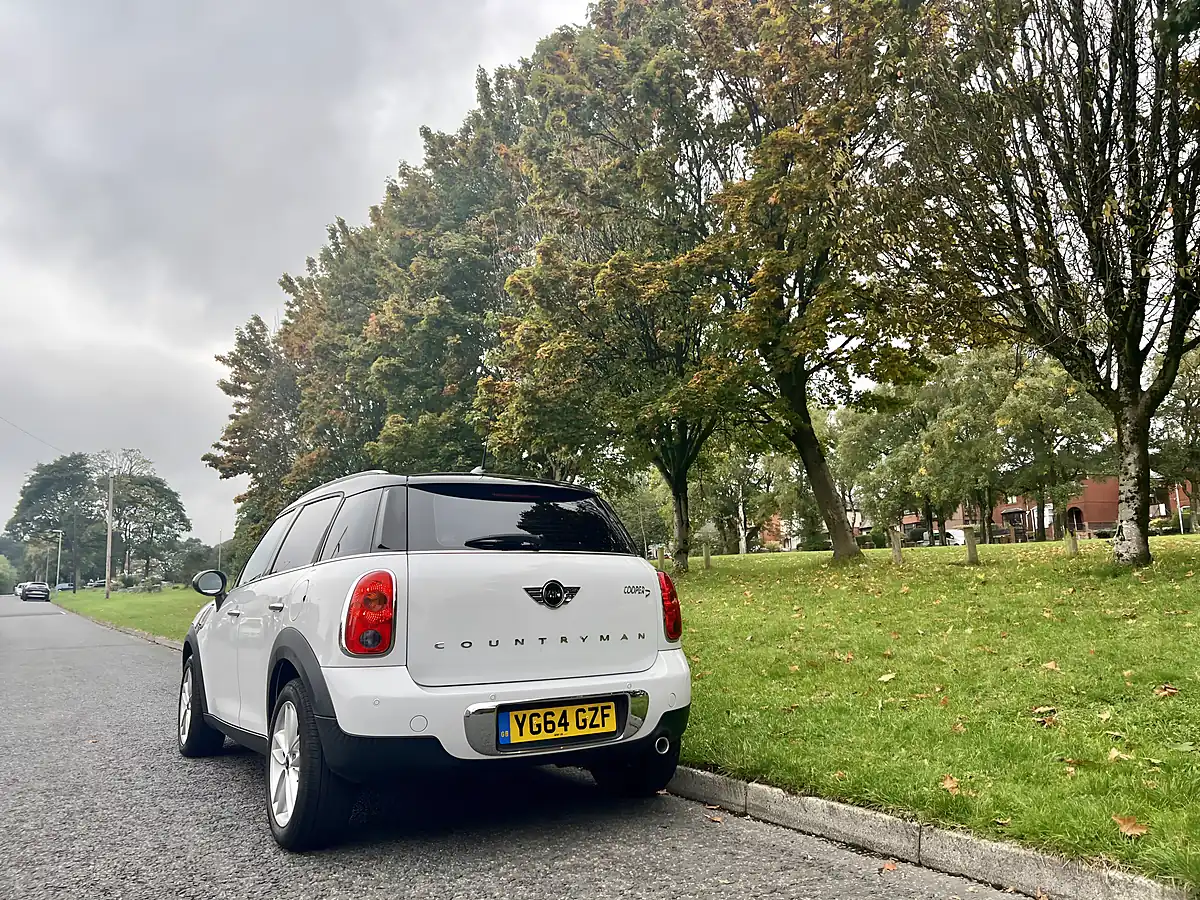 Used 2014 MINI Countryman Business Edition Light White Metallic - Interior and Exterior details 15