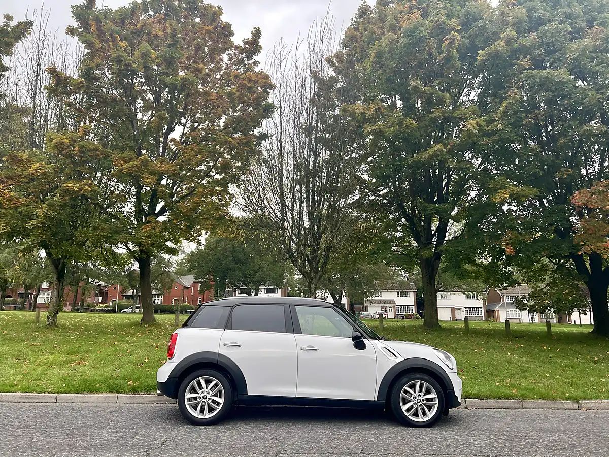 Used 2014 MINI Countryman Business Edition Light White Metallic - Interior and Exterior details 2