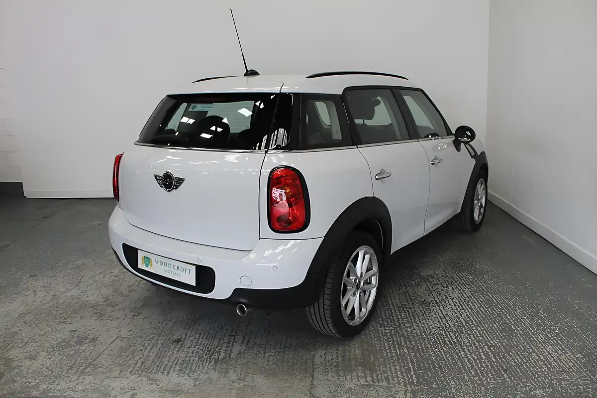 Used 2014 MINI Countryman Business Edition White - Interior and Exterior details 6