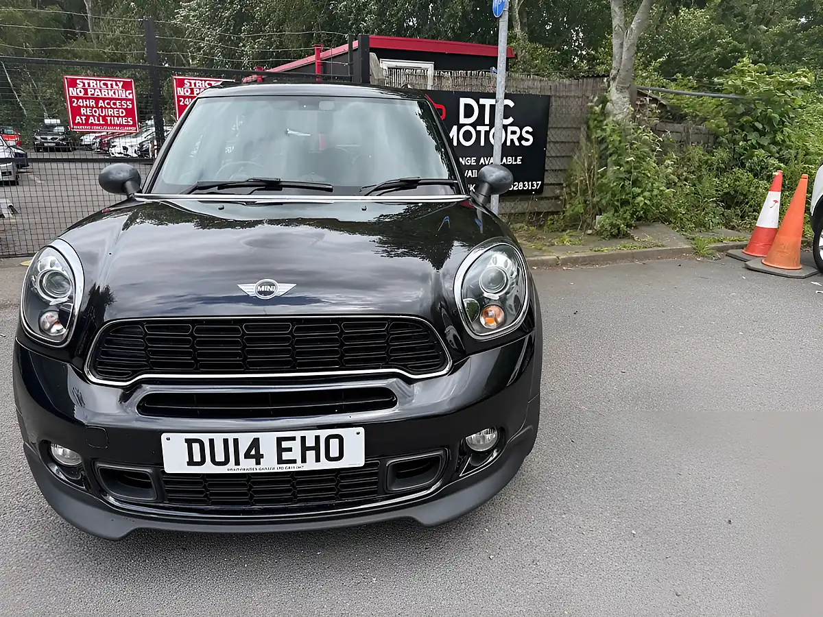 Used 2014 MINI Countryman Cooper Black - Front View