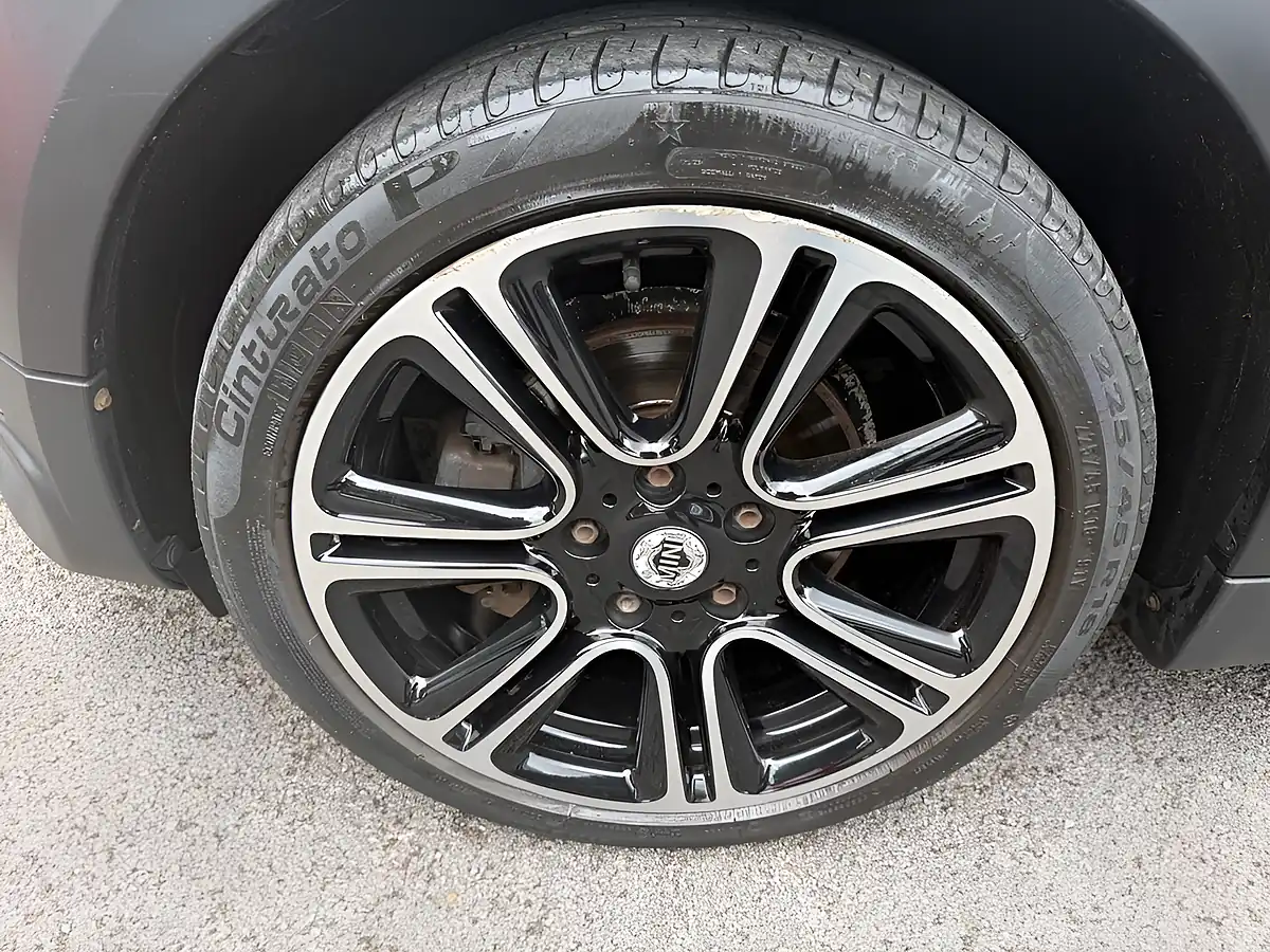 Used 2014 MINI Countryman Cooper Black - Interior and Exterior details 10