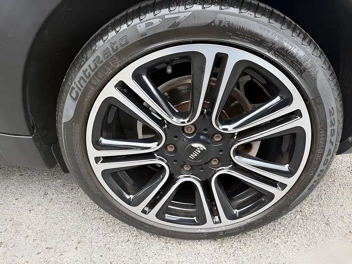Used 2014 MINI Countryman Cooper Black - Interior and Exterior details 11