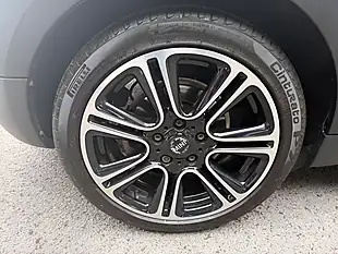 Used 2014 MINI Countryman Cooper Black - Interior and Exterior details 12