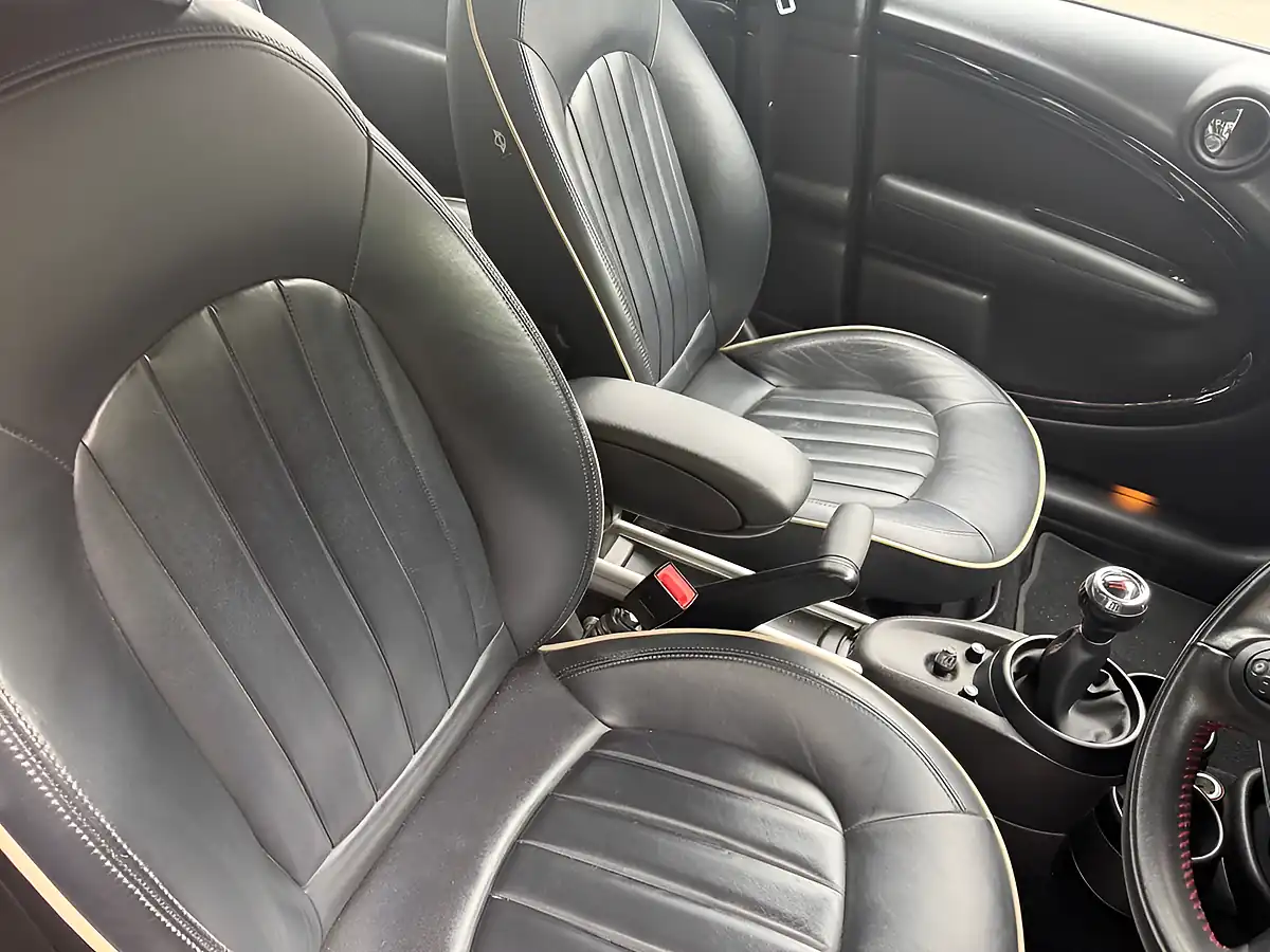 Used 2014 MINI Countryman Cooper Black - Interior and Exterior details 16