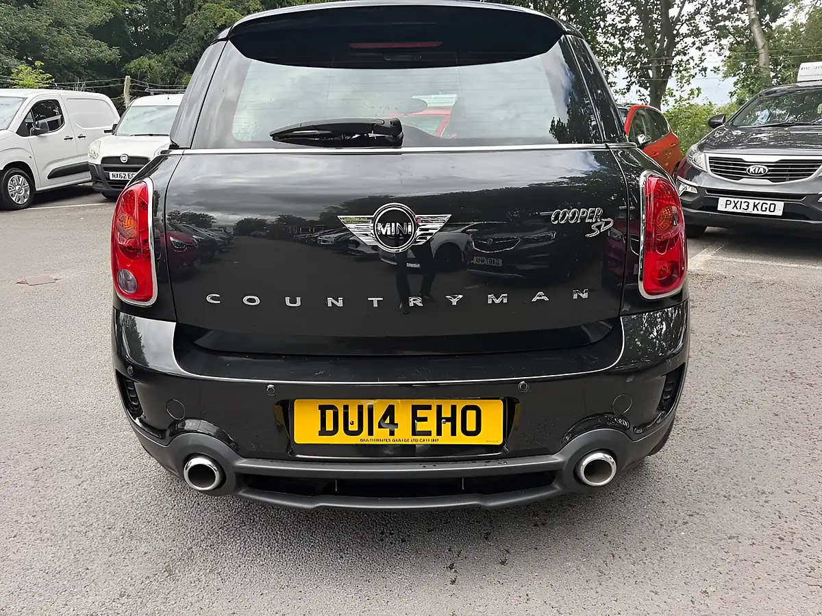 Used 2014 MINI Countryman Cooper Black - Interior and Exterior details 5