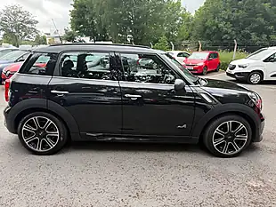 Used 2014 MINI Countryman Cooper Black - Interior and Exterior details 7
