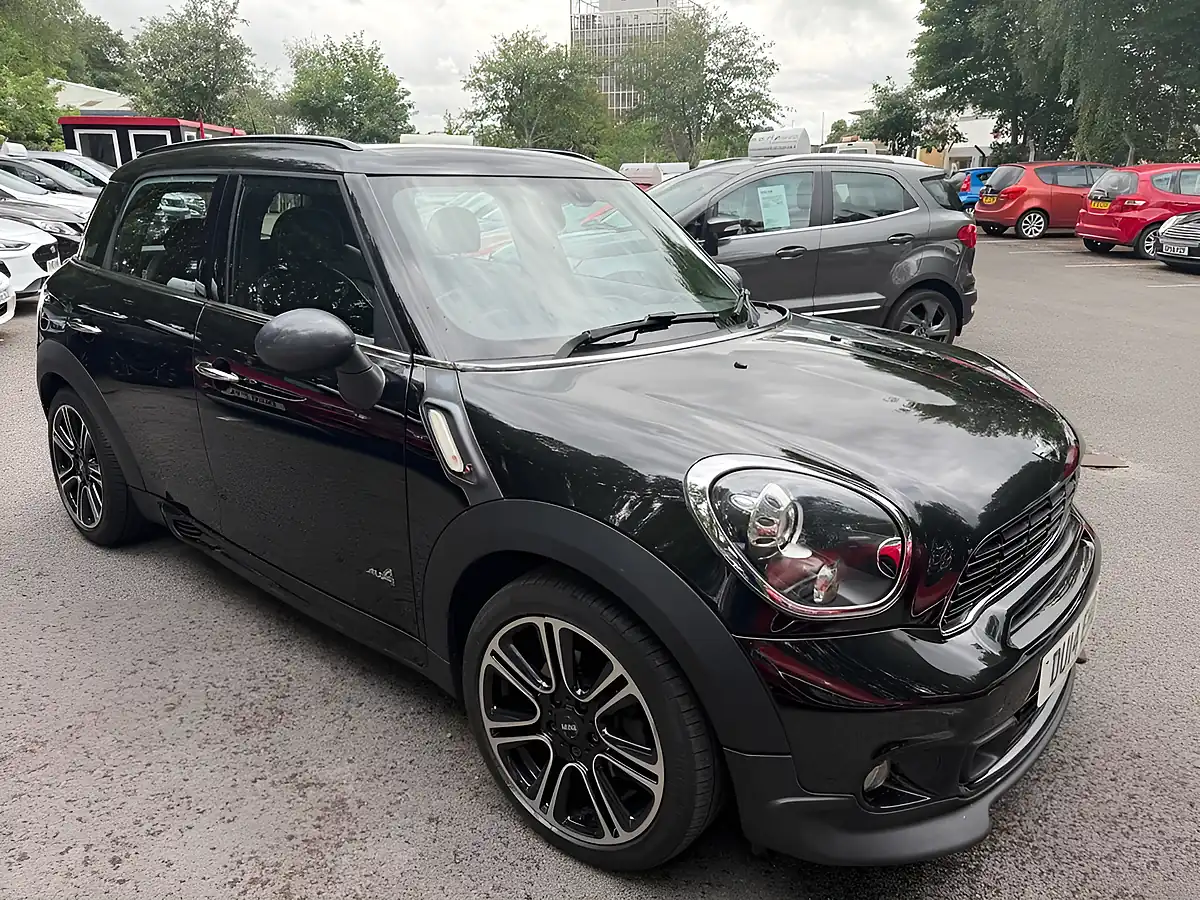 Used 2014 MINI Countryman Cooper Black - Interior and Exterior details 8