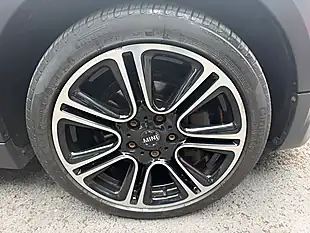 Used 2014 MINI Countryman Cooper Black - Interior and Exterior details 9