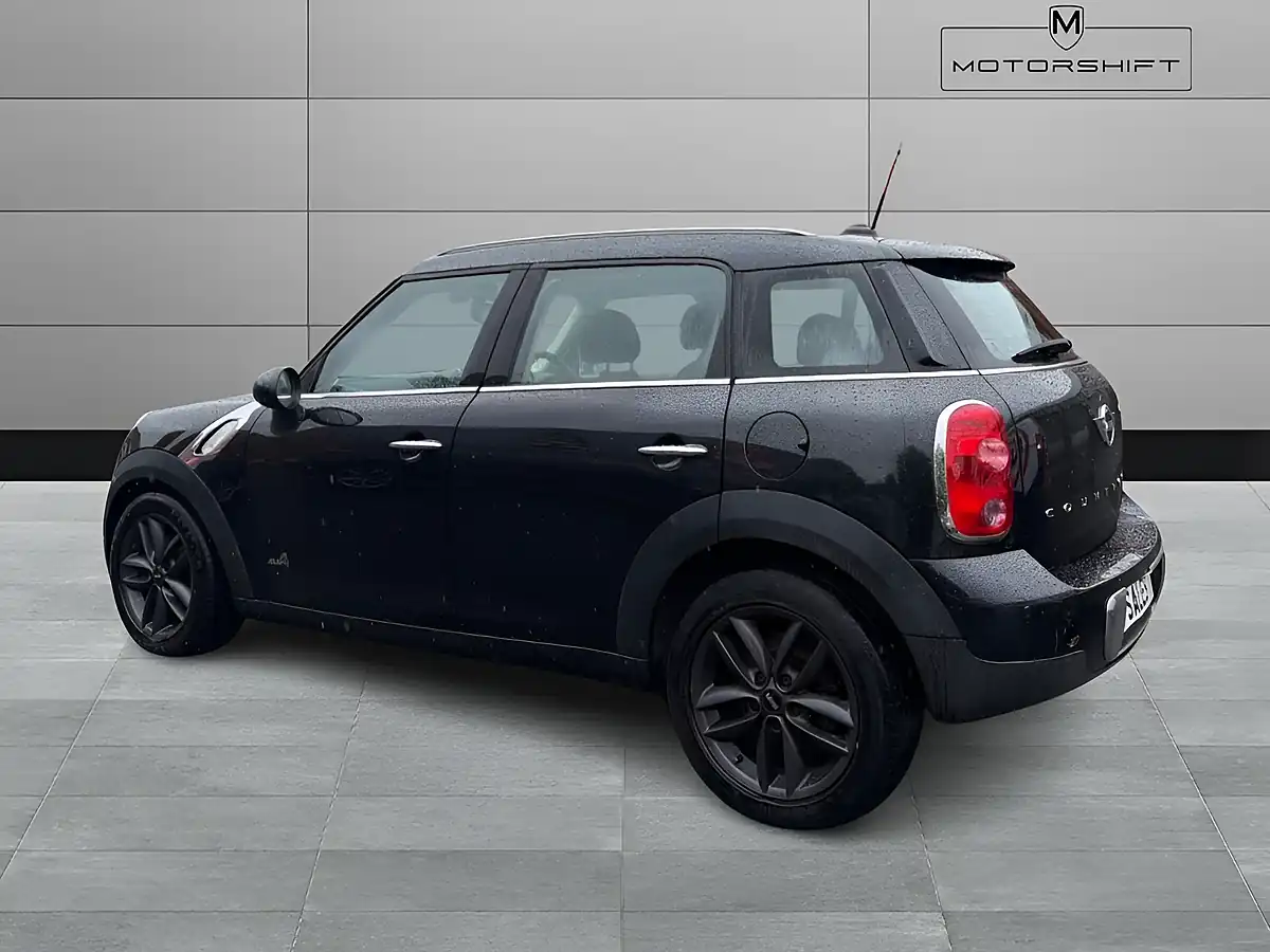 Used 2014 MINI Countryman Cooper Black - Interior and Exterior details 9