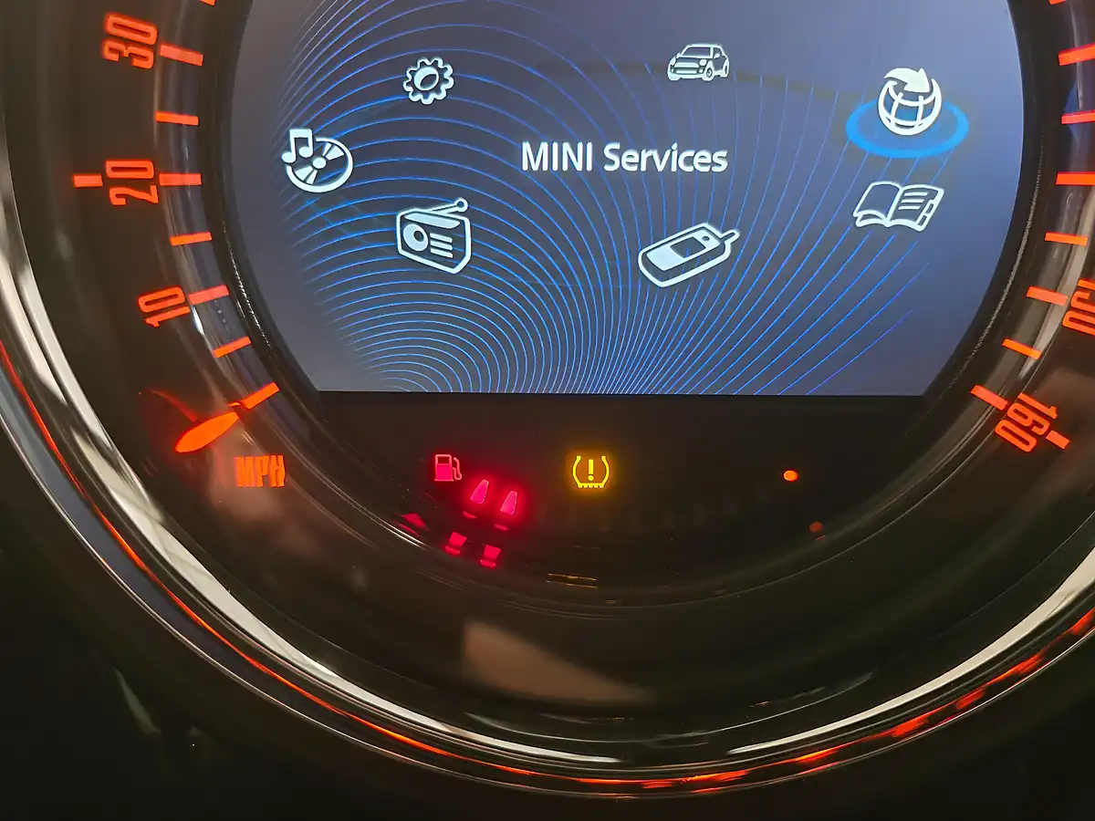 Used 2014 MINI Countryman Cooper Blue - Interior and Exterior details 15