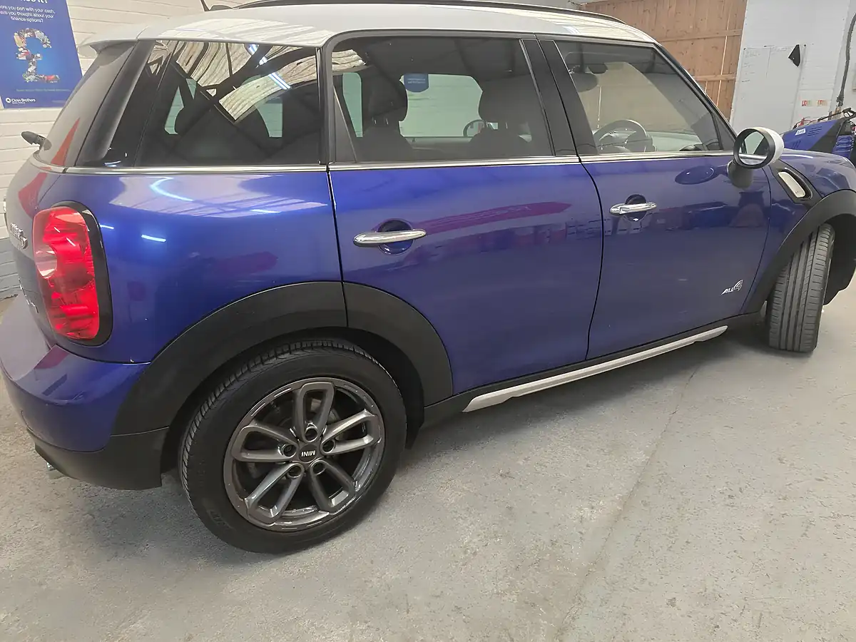 Used 2014 MINI Countryman Cooper Blue - Interior and Exterior details 7