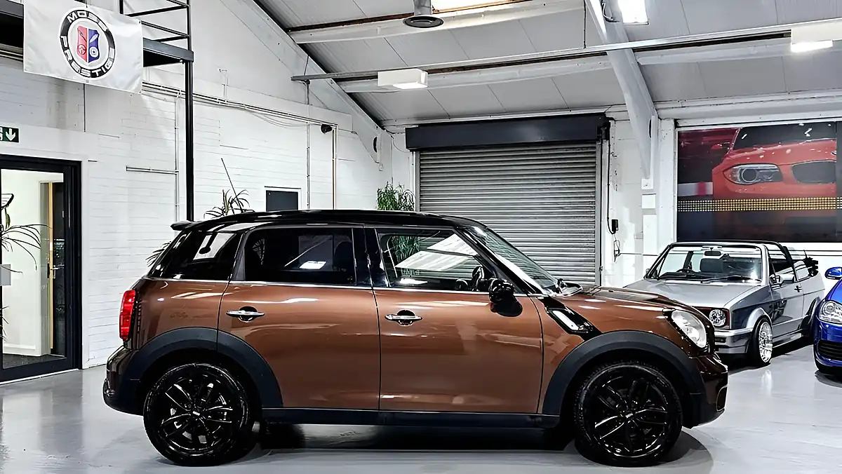 Used 2014 MINI Countryman Cooper Brown - Interior and Exterior details 5