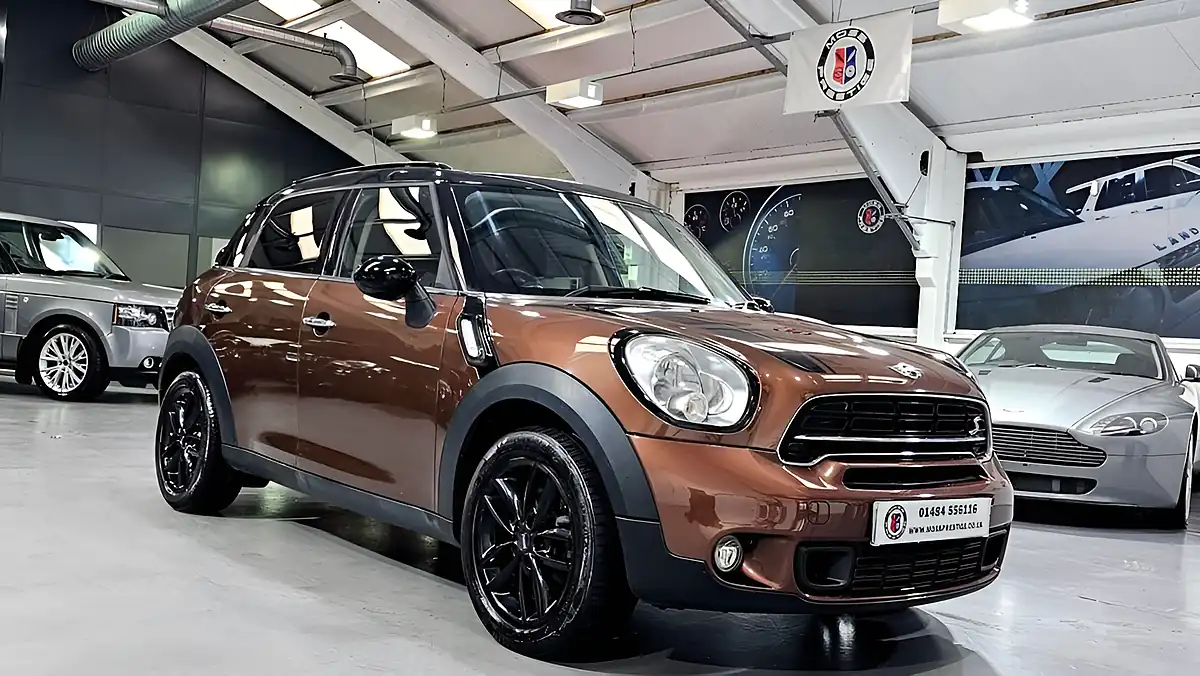 Used 2014 MINI Countryman Cooper Brown - Interior and Exterior details 8