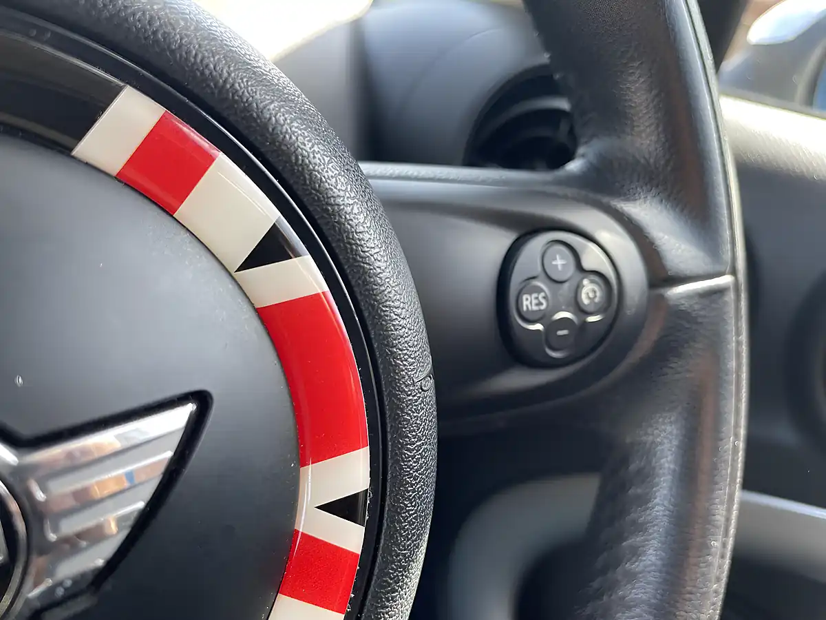 Used 2014 MINI Countryman Cooper Cosmic Blue - Interior and Exterior details 15