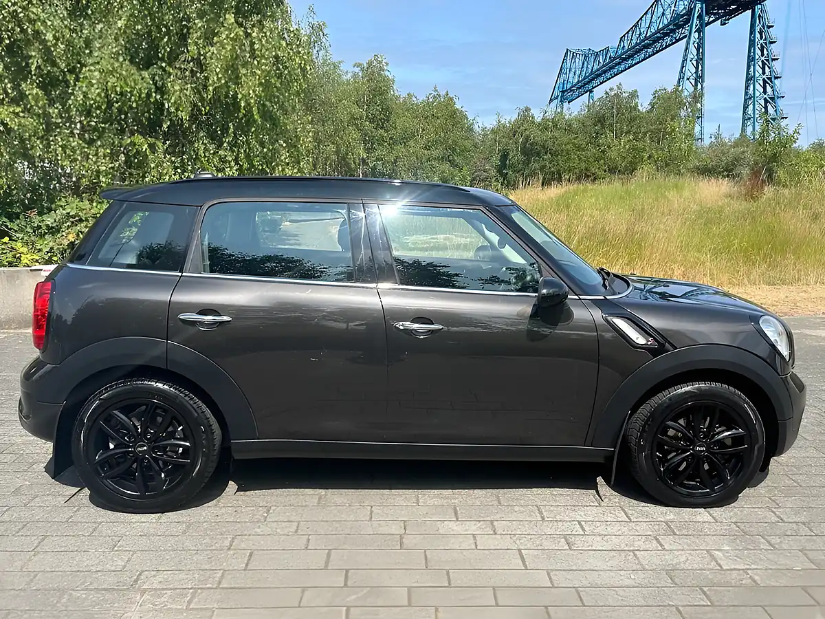 Used 2014 MINI Countryman Cooper Grey - Interior and Exterior details 8