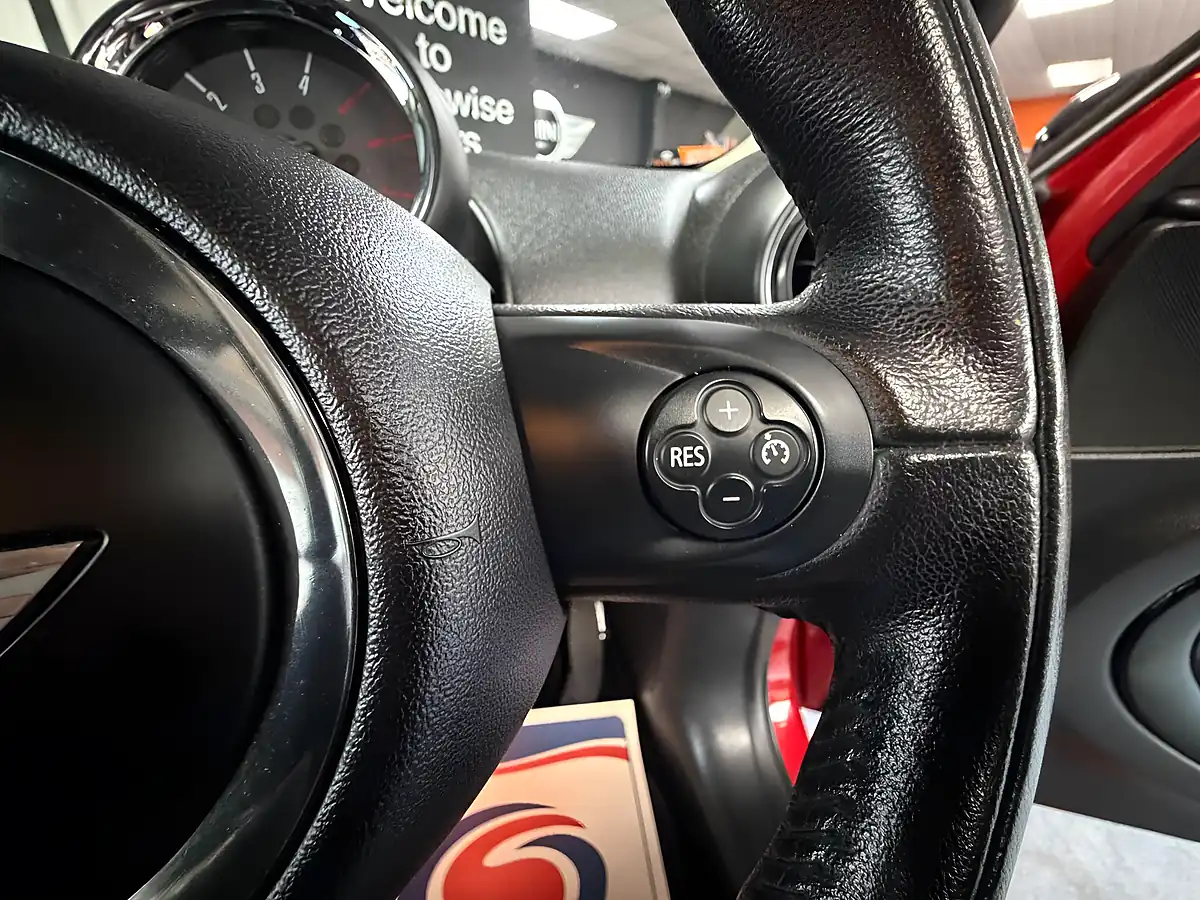 Used 2014 MINI Countryman Cooper Red - Interior and Exterior details 12