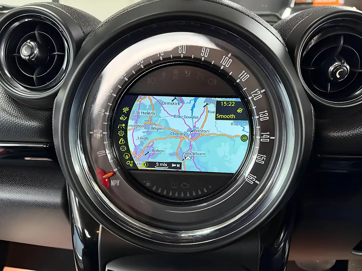 Used 2014 MINI Countryman Cooper Red - Interior and Exterior details 13