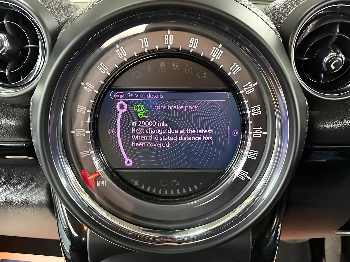 Used 2014 MINI Countryman Cooper Red - Interior and Exterior details 15
