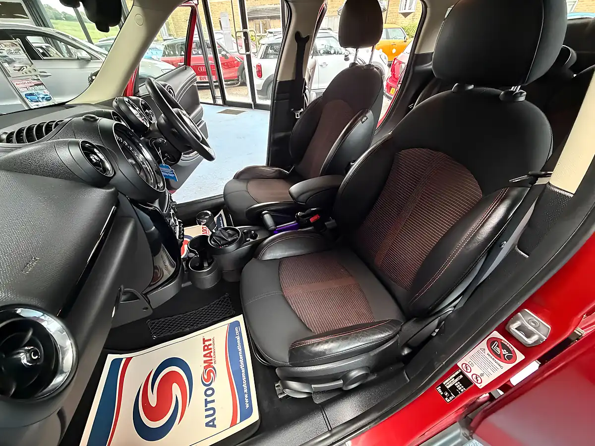 Used 2014 MINI Countryman Cooper Red - Interior and Exterior details 17