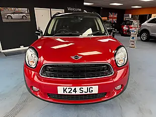 Used 2014 MINI Countryman Cooper Red - Interior and Exterior details 4