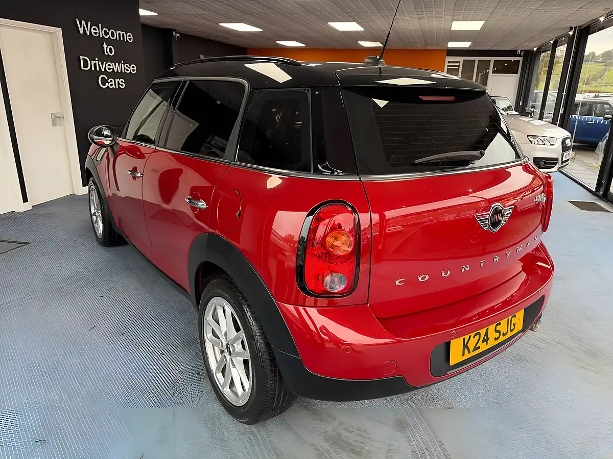 Used 2014 MINI Countryman Cooper Red - Interior and Exterior details 7
