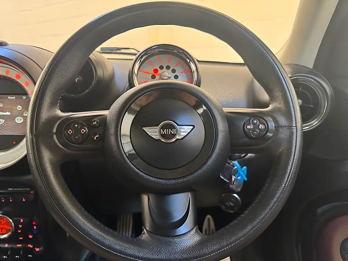 Used 2014 MINI Countryman Cooper Royal Grey Metallic - Interior and Exterior details 12