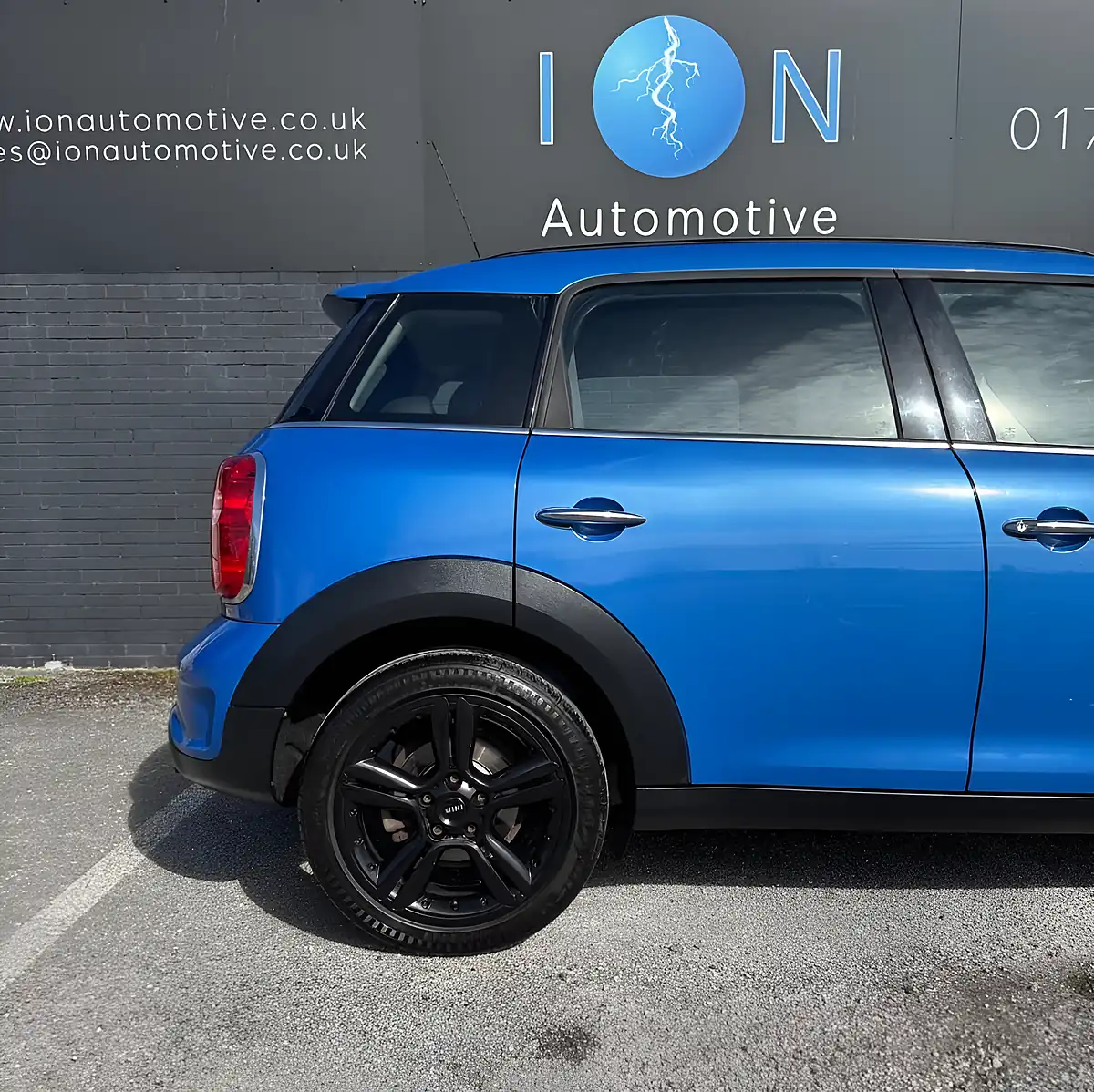 Used 2014 MINI Countryman Cooper S Blue - Interior and Exterior details 12