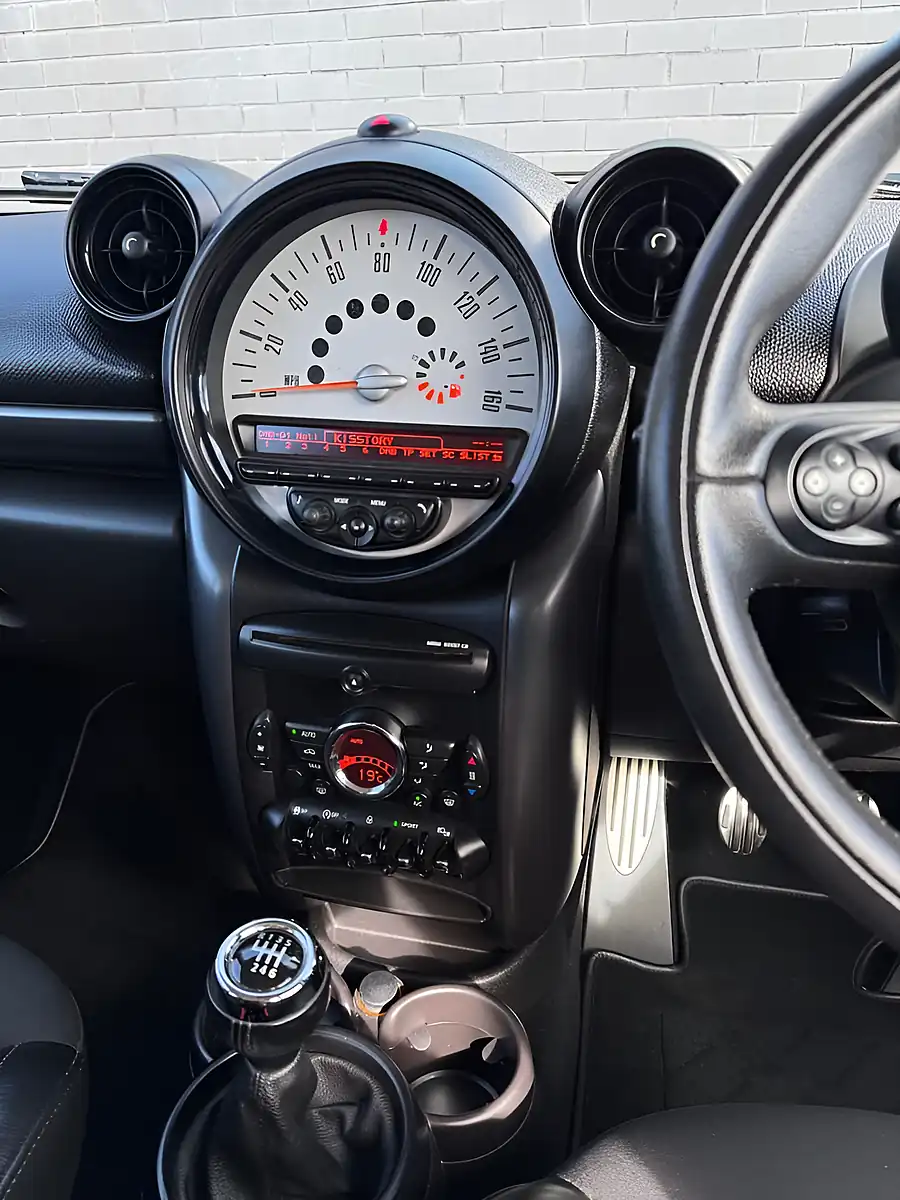 Used 2014 MINI Countryman Cooper S Blue - Interior and Exterior details 18