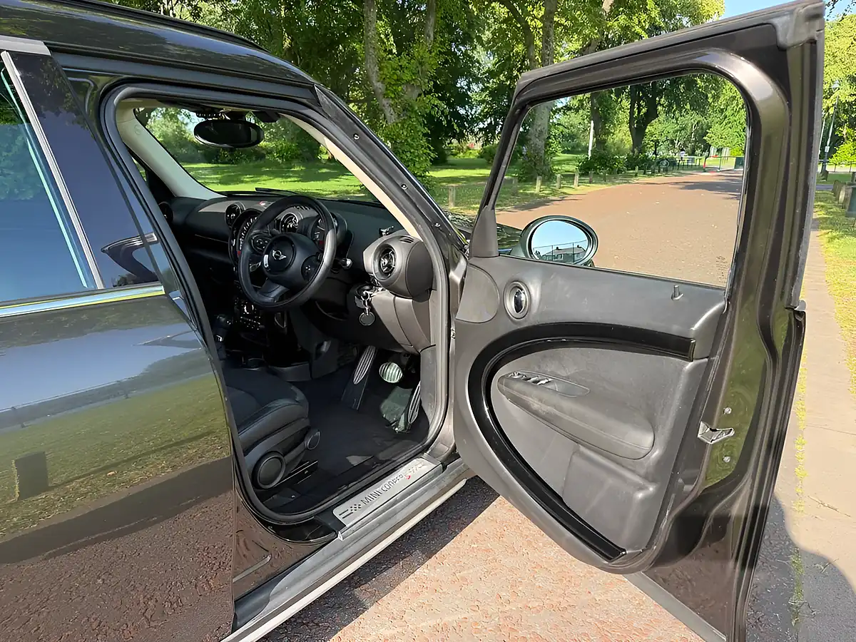 Used 2014 MINI Countryman Cooper S Grey - Interior and Exterior details 14