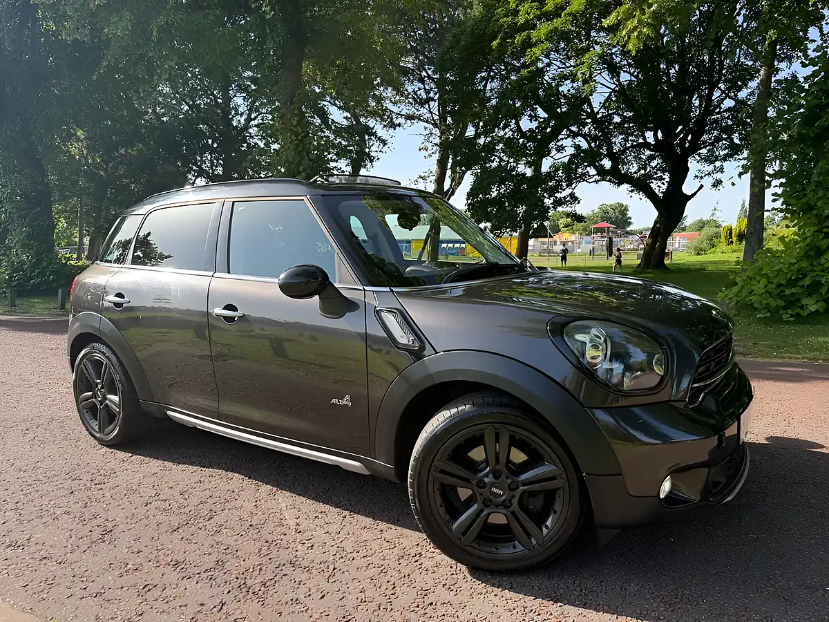 Used 2014 MINI Countryman Cooper S Grey - Interior and Exterior details 3